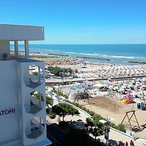 Ambasciatori - Davanti A Noi Solo Il Mare Hotel